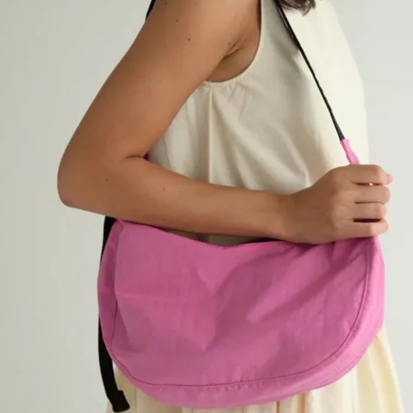 BAGGU NWT Medium Nylon Crescent Bag Extra Pink - Picture 3 of 11